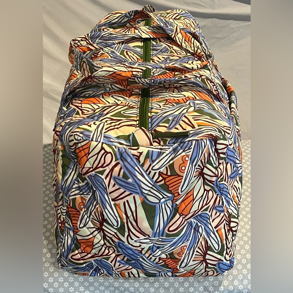 Vera Bradley Colorful Ultralight Large Travel Duffel Bag Dragonfly By NWT - Picture 4 of 7